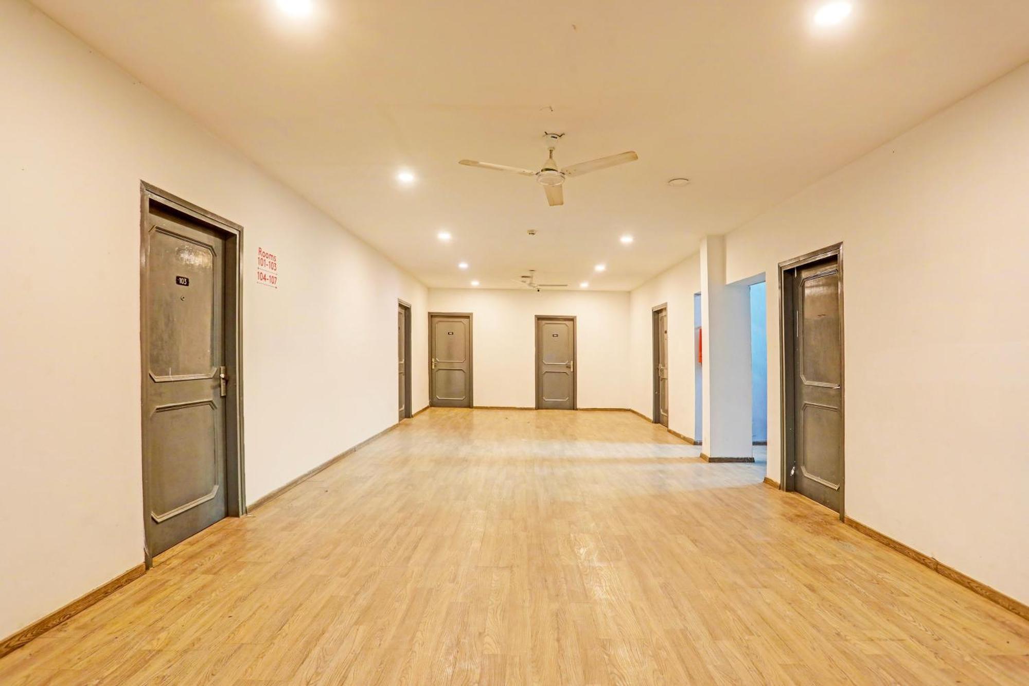 לקנאו Super Townhouse Vijay Khand Gomti Nagar מראה חיצוני תמונה