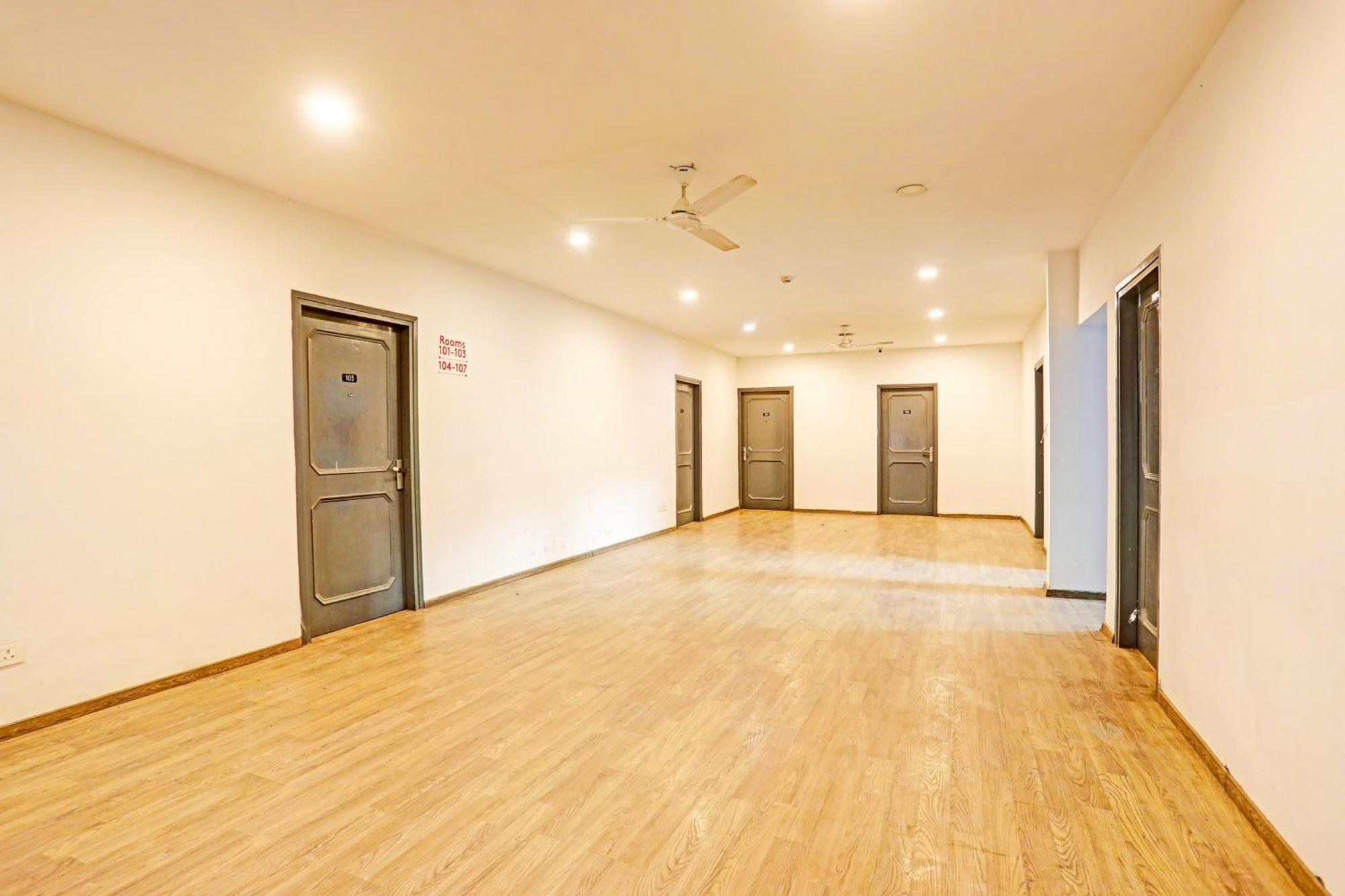 לקנאו Super Townhouse Vijay Khand Gomti Nagar מראה חיצוני תמונה